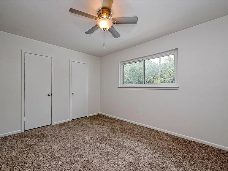 1911 Sherwood Forest St #9 — Photo 19