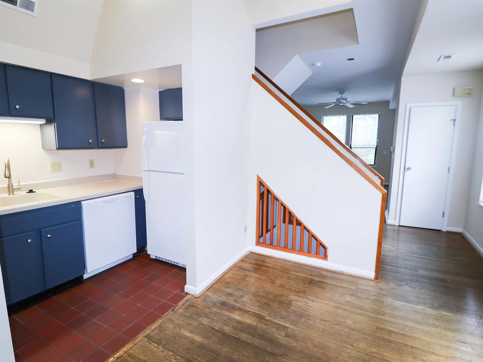 2665 Bellevue Avenue — Photo 4