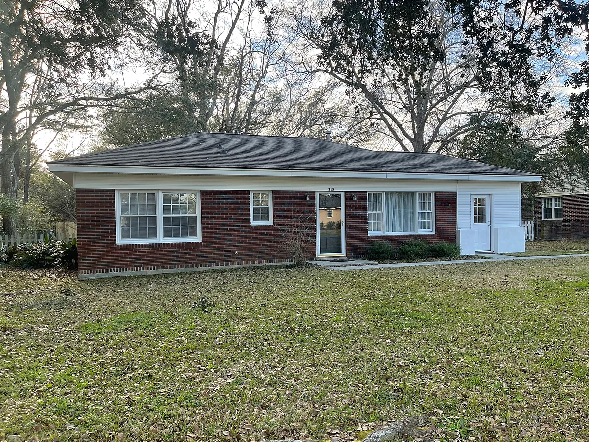 Building Photo - 315 Cassina Rd