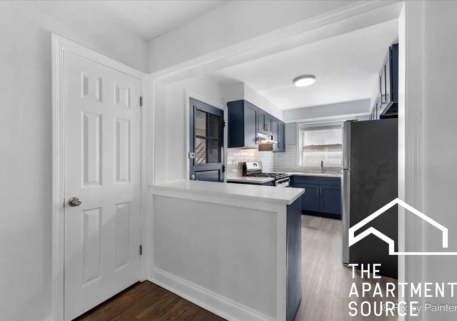 3 bed, 950 sqft, $2,375 — Photo 4