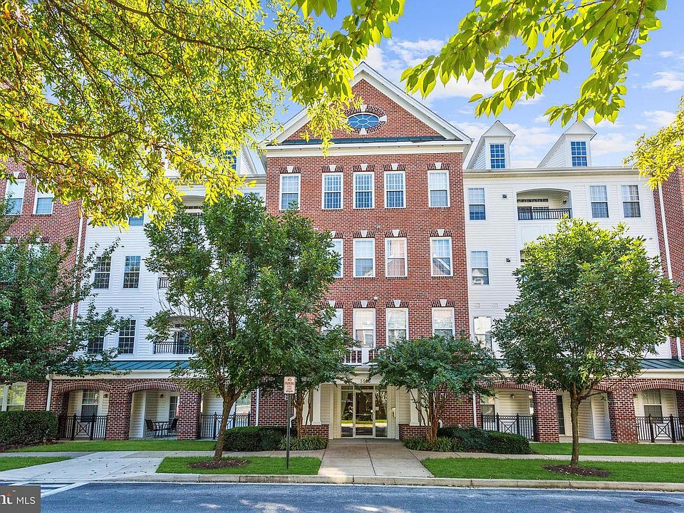 1st image of 5800 Clipper Ct #301