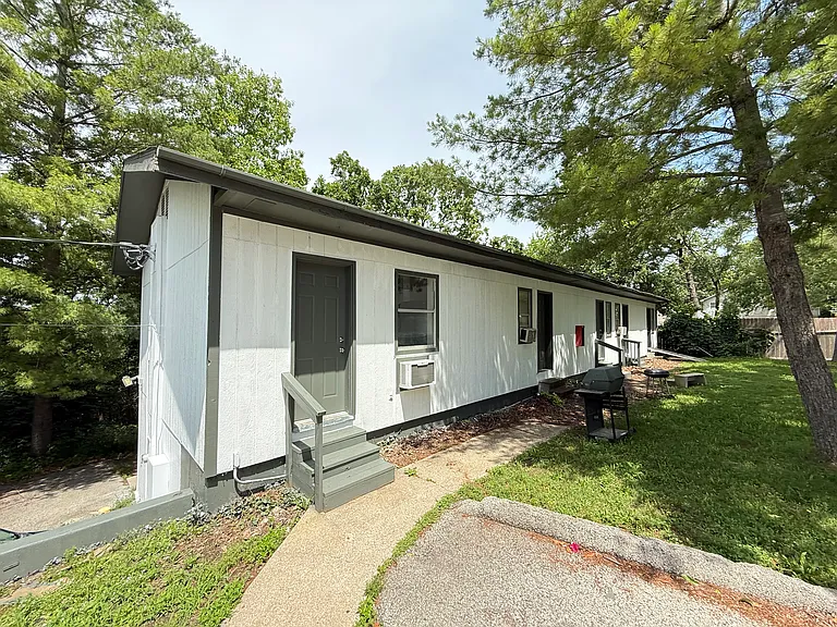 Pine Valley Apartments — Photo 17