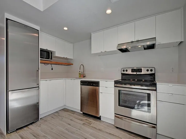8810 Dawnridge Cir #101 — Photo 2