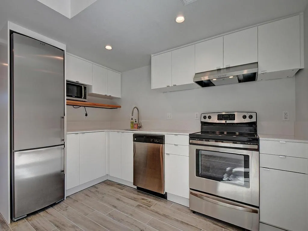 Building Photo - 8810 Dawnridge Cir #101