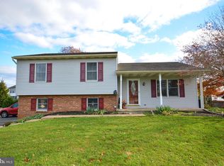 2327 Andrew Ave, Mount Joy, PA
