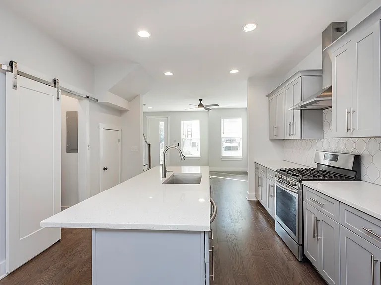 708 Tral St — Photo 13