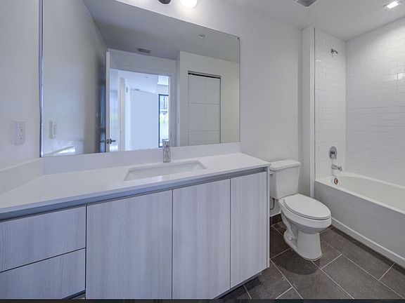 3rd image of 501 E Dania Beach Blvd #124