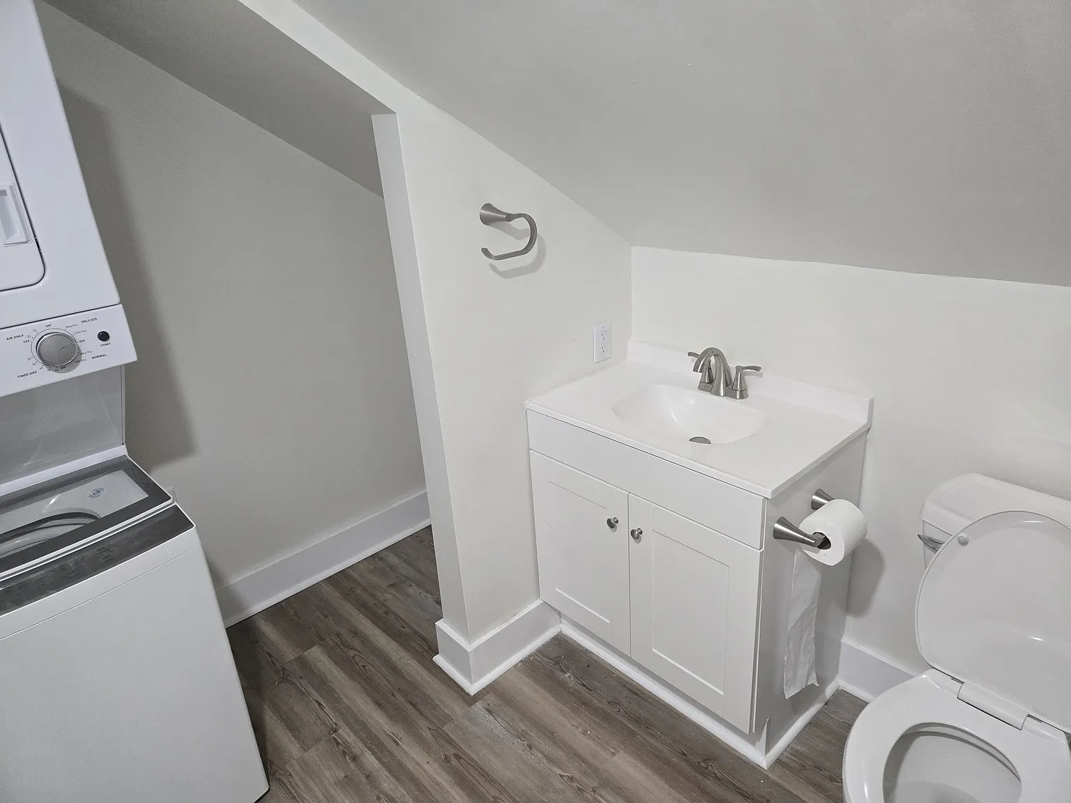 605 Valdese Ave — Photo 3