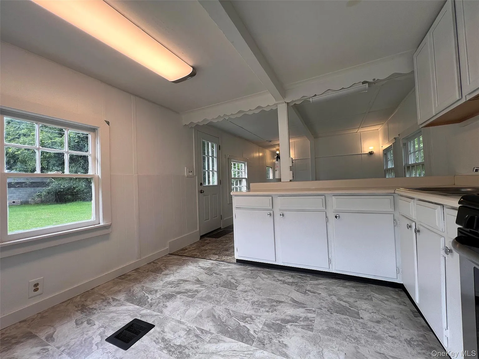 2 bed, 1.0 bath, 800 sqft, $1,200 — Photo 4
