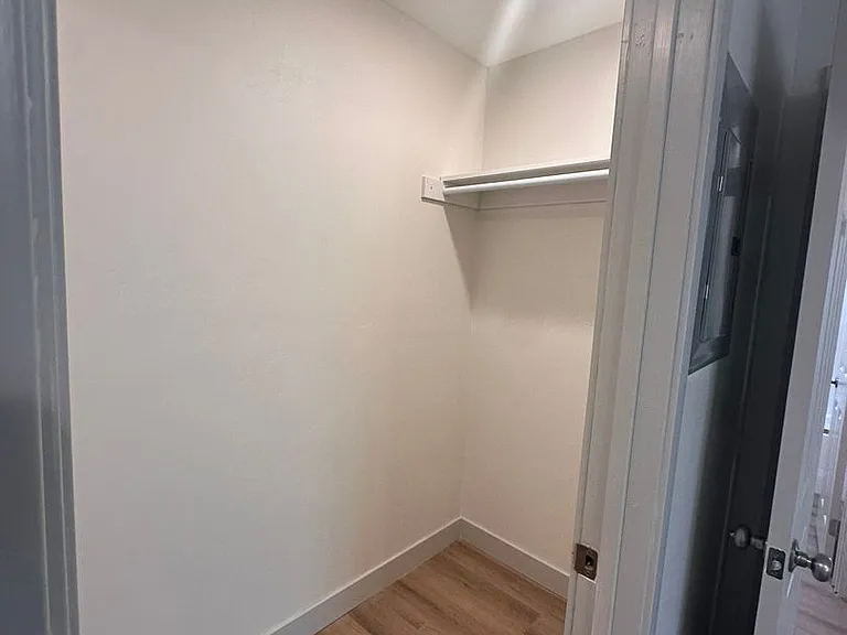 906 Emory Street 931 #933 — Photo 14