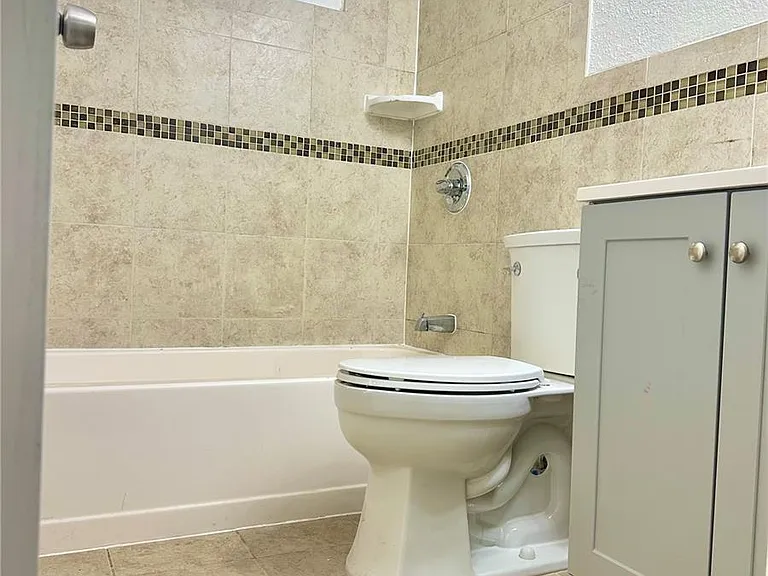 624 Winona Ct — Photo 11