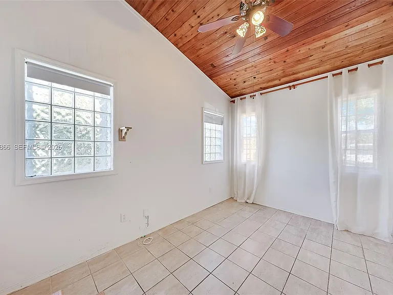 9056 Emerson Ave — Photo 7