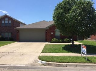 2313 Rushing Springs Dr, Fort Worth, TX 76118