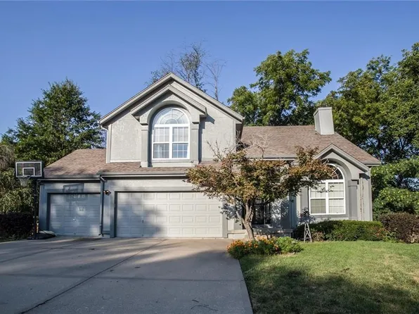 5904 NE Diamond Cir, Lees Summit, MO 64064