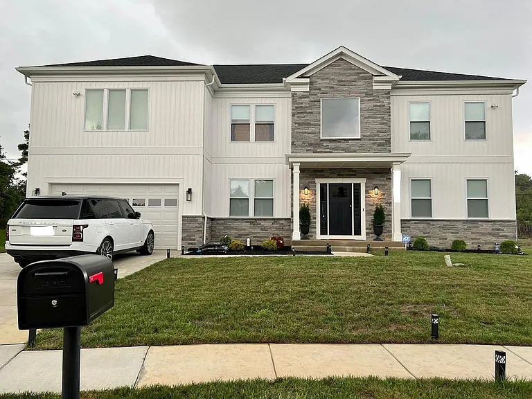 3301 Atlas Ct — Photo 1