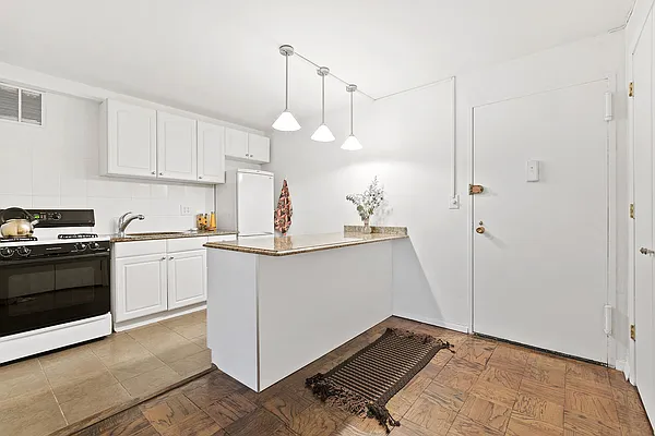 Sold by Compass | media 10