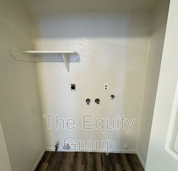 10931 Thompson Dr — Photo 6