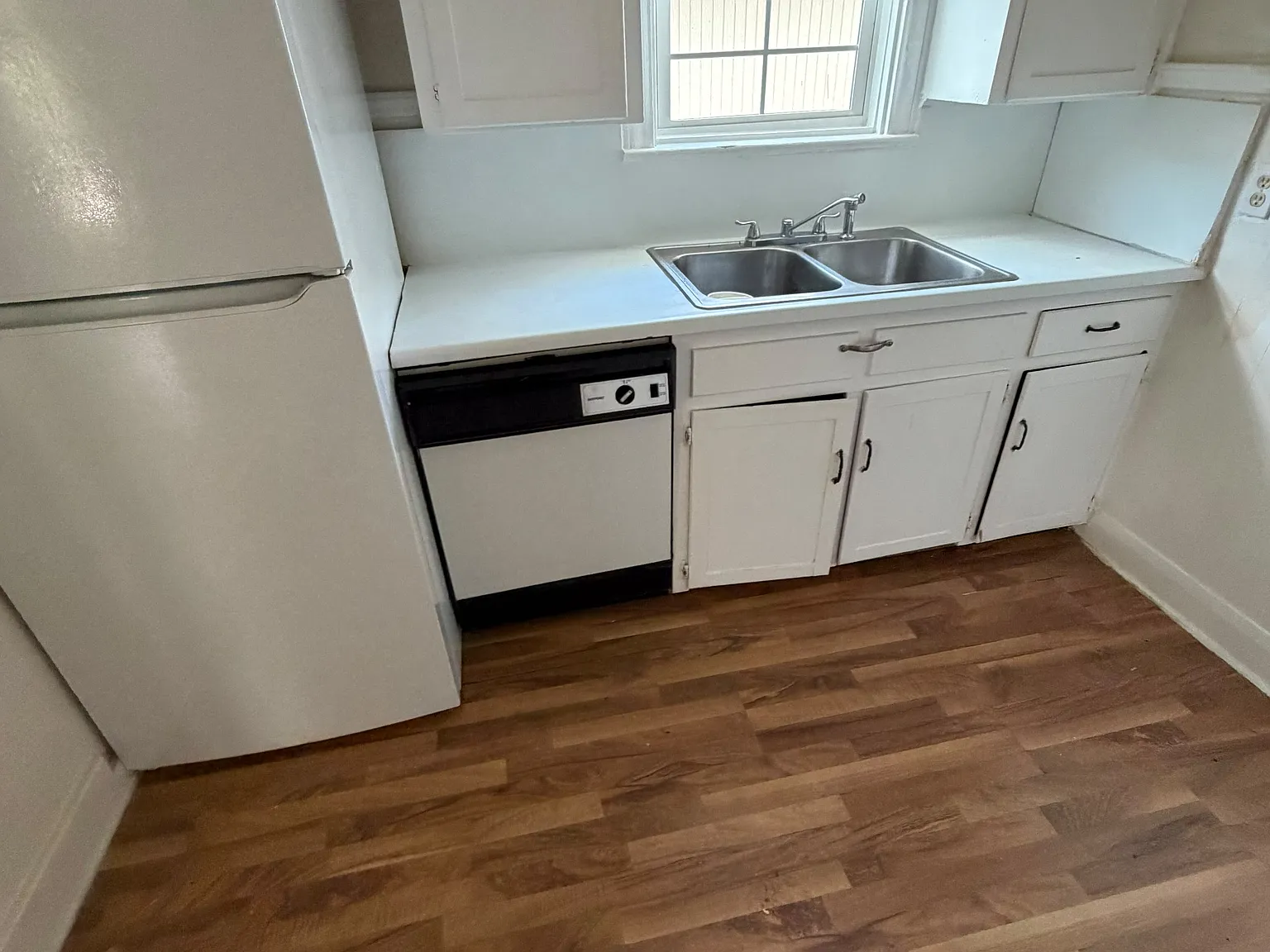 3 bed, 3035 sqft, $1,300 — Photo 3