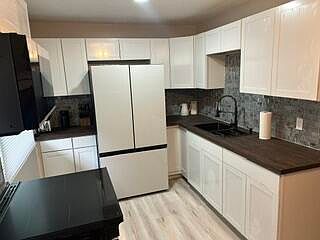 4th image of 1331 Essex Dr