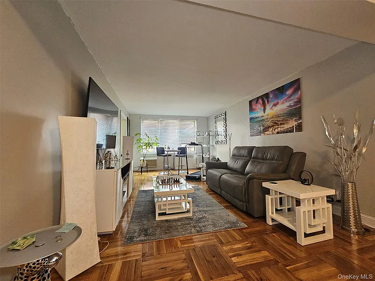 355 Bronx River Rd #3E — Photo 4