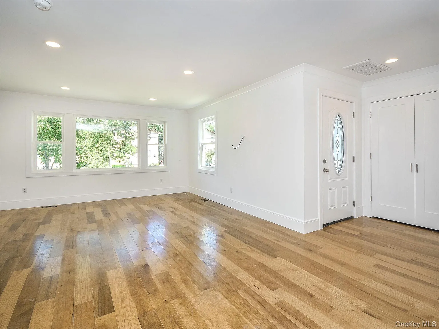 3 bed, 2.5 bath, 1600 sqft, $6,500 — Photo 3