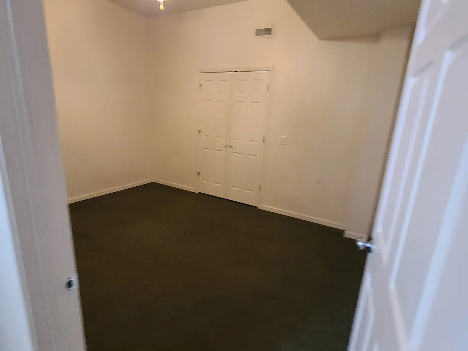 7 bed, $3,255 — Photo 3