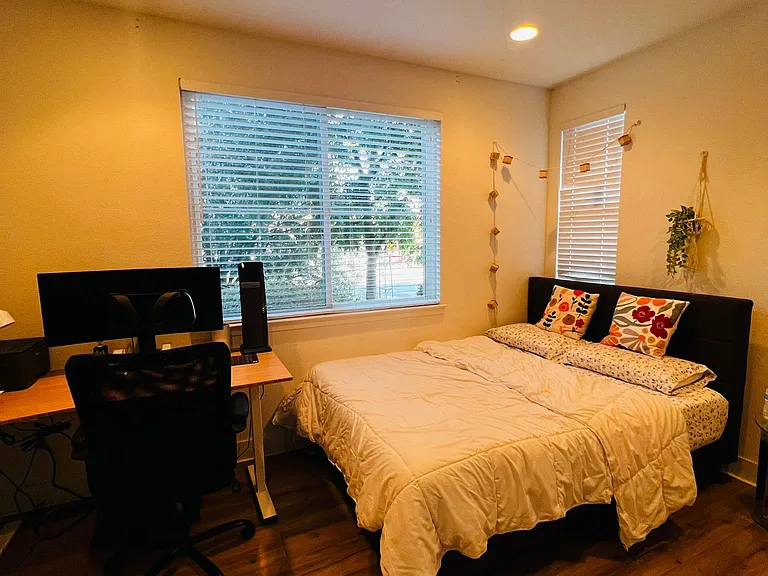 216 Odyssey Ln — Photo 17