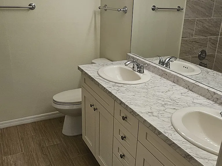 912 Highlands Blvd — Photo 15
