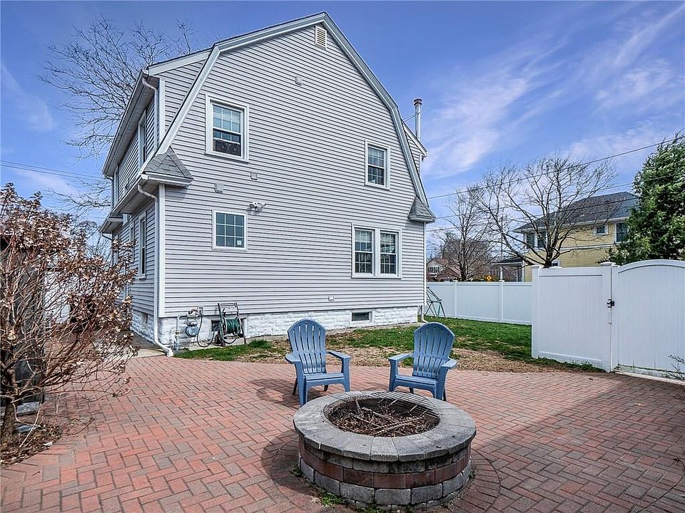 339 Pleasant St, Rumford, RI 02916 Zillow