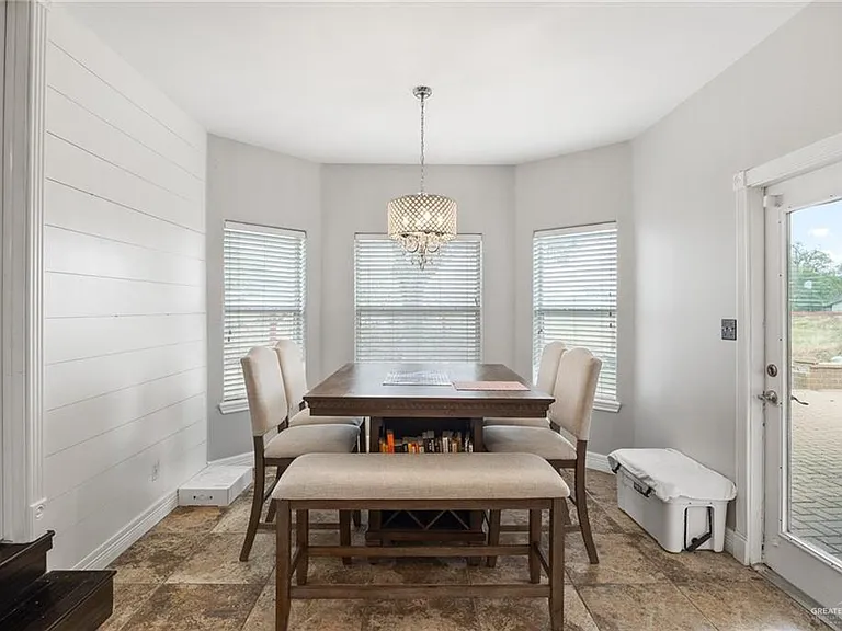 2801 Nicole Dr — Photo 6
