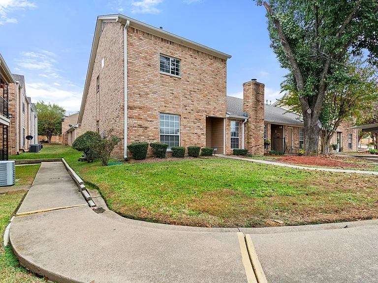415 Thigpen Dr #1104 — Photo 3