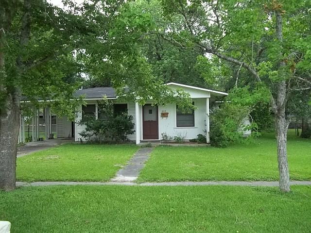 2nd image of 808 Higgins St