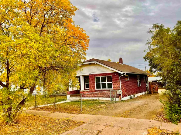 519 E 10th St, Cheyenne, WY 82007