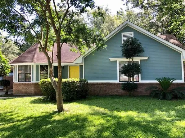 12448 Red Fox Dr, Gulfport, MS 39503