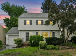 8 Pine Tree Ter, Madison, NJ 07940
