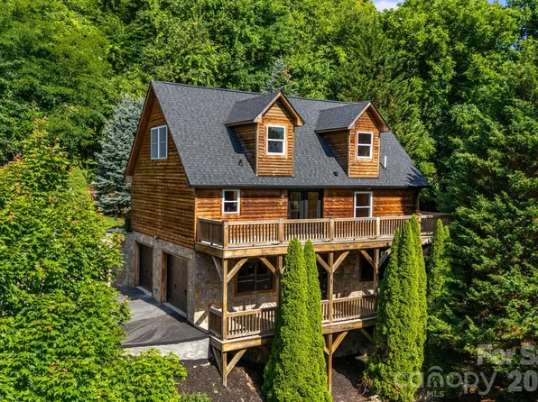 88 Mayflower Ct, Waynesville, NC 28785
