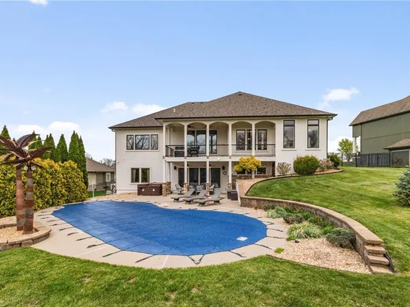 4900 SW Marguerite St, Blue Springs, MO 64015