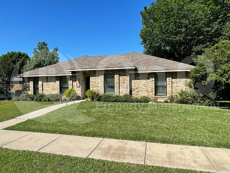225 Pinyon Ln — Photo 3