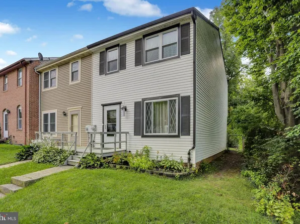 8 Bentley Ct, Reading, PA 19601