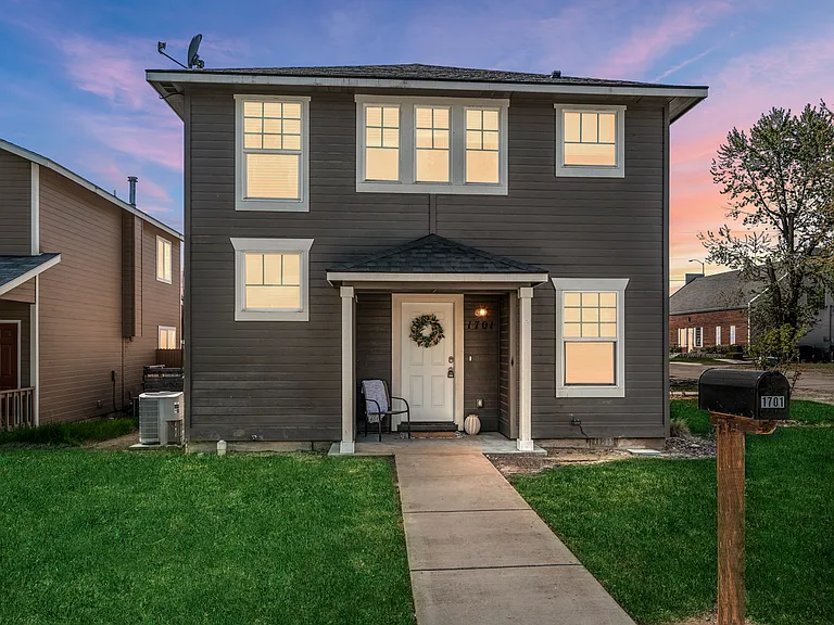 1701 S Robert St — Photo 2