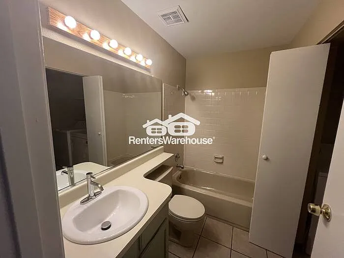 18043 E Ohio Ave #203 — Photo 7