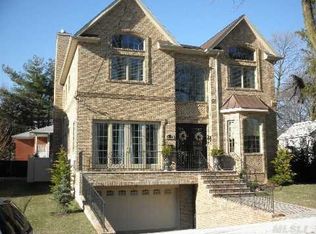 24117 Alameda Ave, Douglaston, NY 11362