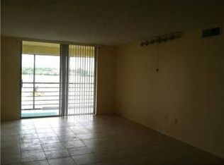 3490 Foxcroft Rd APT 315, Miramar, FL 33025