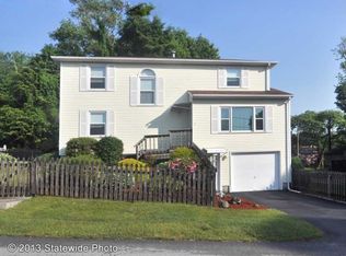 7 Knoll Crest Dr, Cumberland, RI 02864