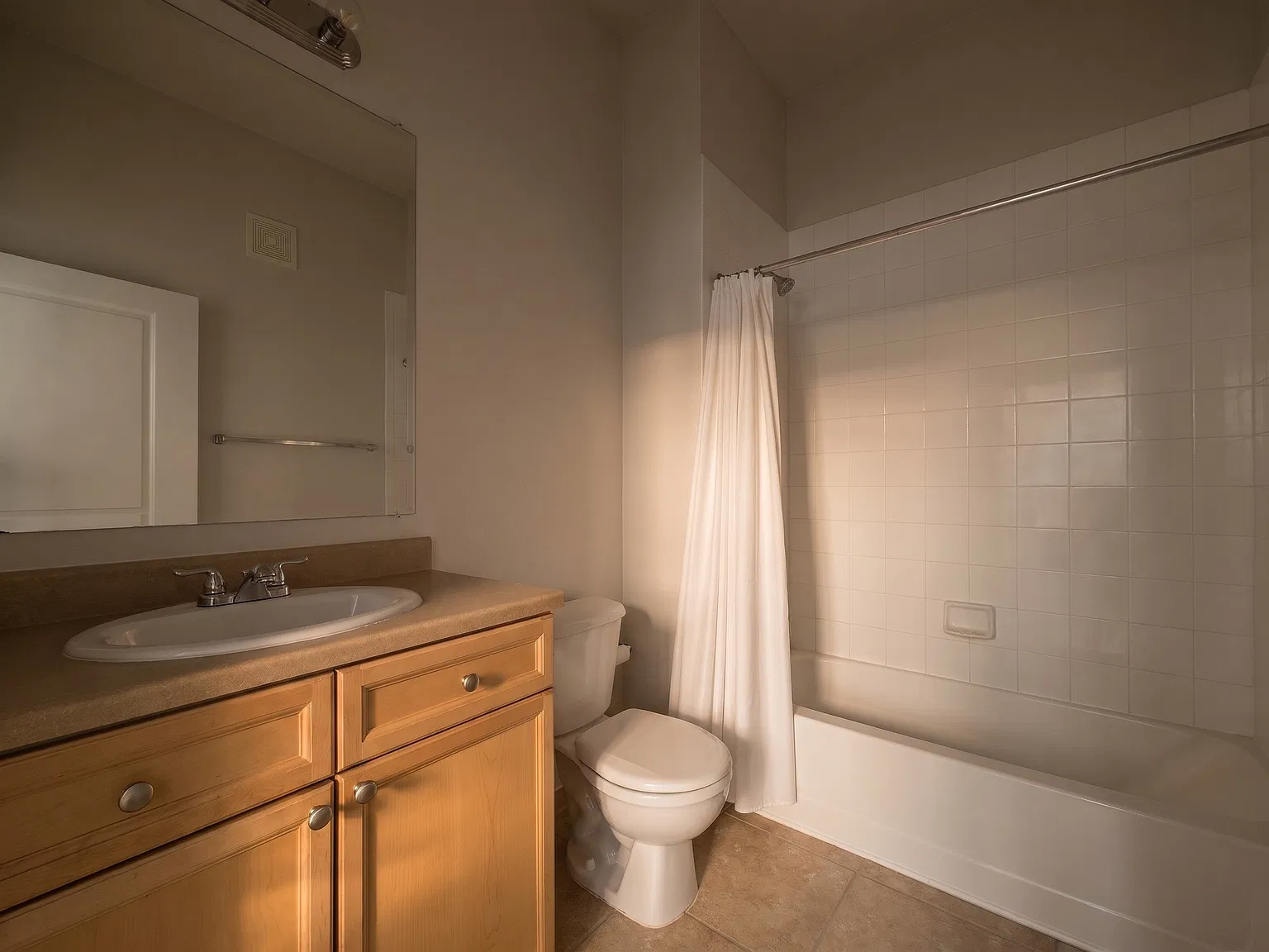 2 bed, 957 sqft, $2,100 — Photo 4