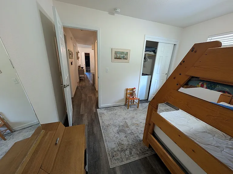 719 Camas Dr — Photo 8