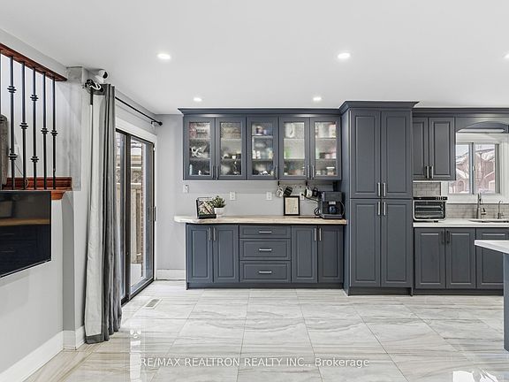 4th image of 43 Buckland Way