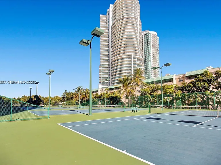 2333 Brickell Ave #1109 — Photo 35