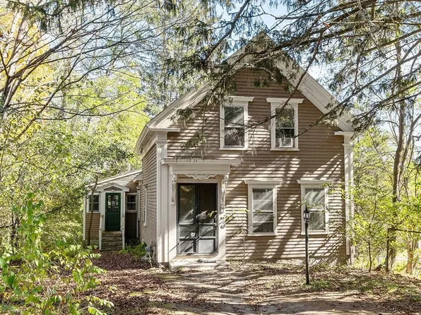 51 Farwell Rd, Tyngsboro, MA 01879