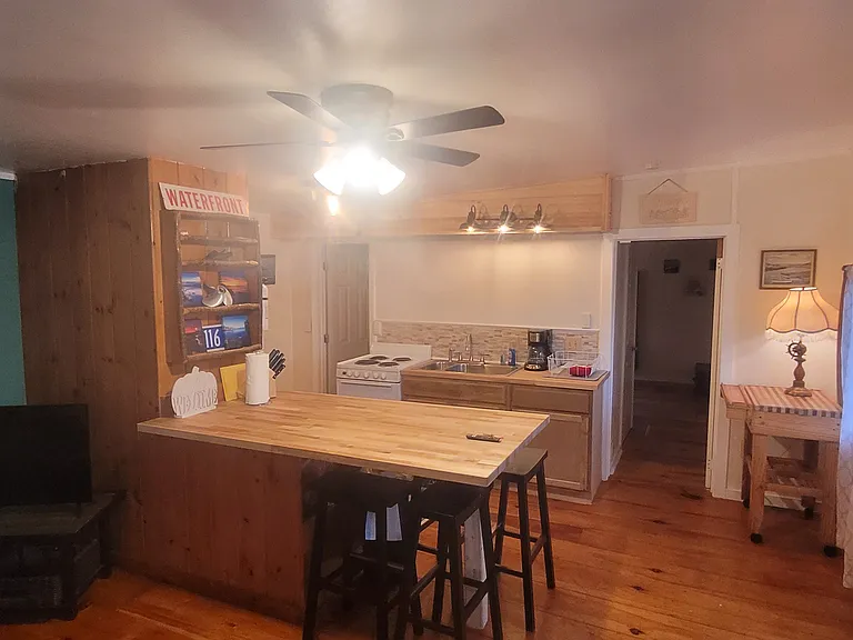 Grant Ln — Photo 8